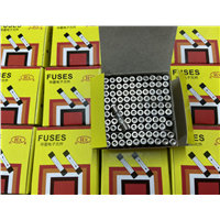 Glass Ceramic Fuse 100MA1A2A3A5A8A 5*20MM 6*30mm 250V Holder Socket PCB Board Suqare Liquid